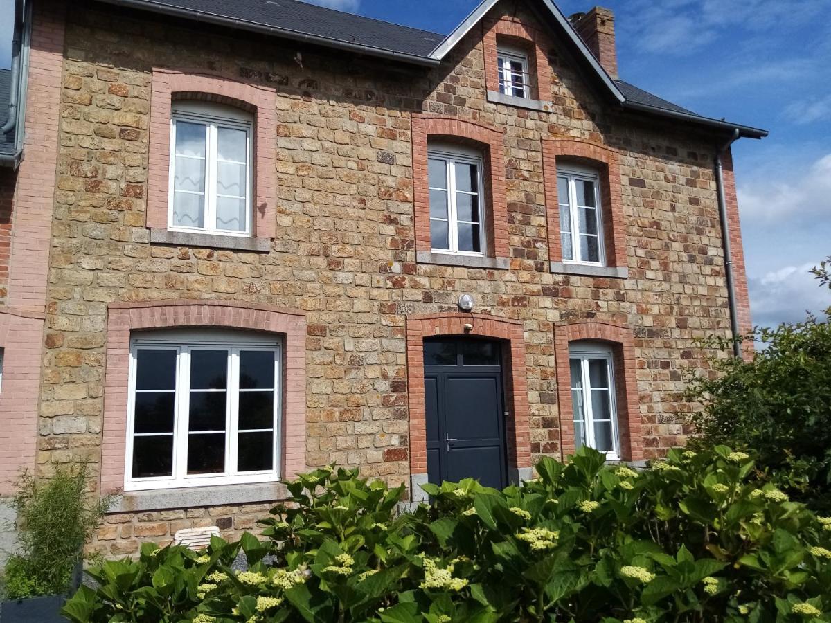 Maison De Charme Baie Du Mont Saint Michel Montviron Экстерьер фото